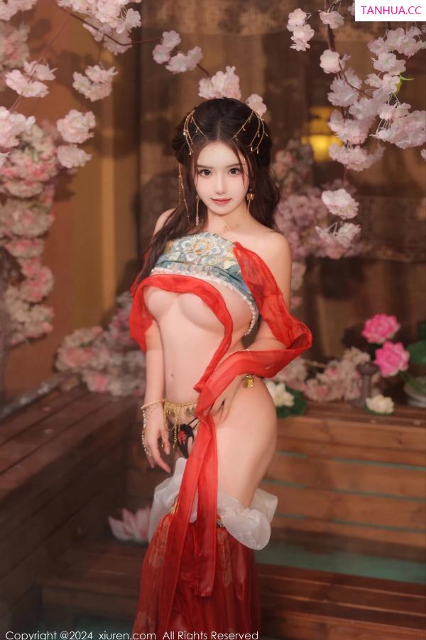   [XiuRen]高清写真图 2024.02.27 No.8146 小薯条nienie 性感美腿第47张图片